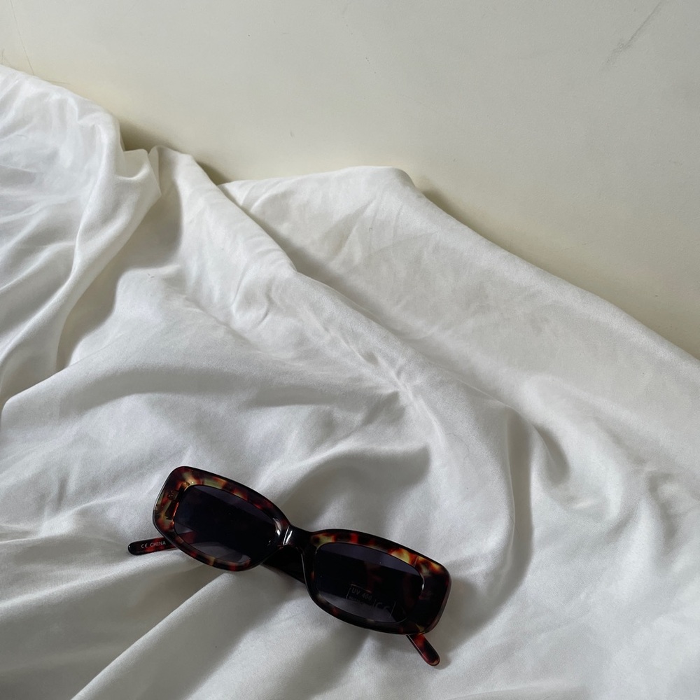 Elegant Tortoise Shell Sunglasses for Women
